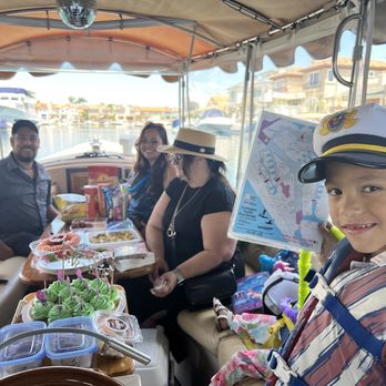Duffy electric boat cruising Huntington Harbour